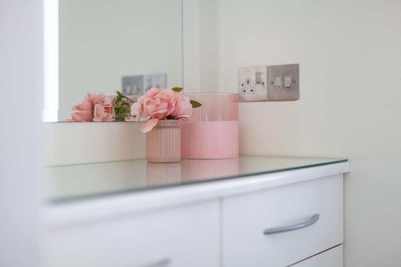 Fantastic 2br Flat Wpriv Gdn, Crouch End Londra